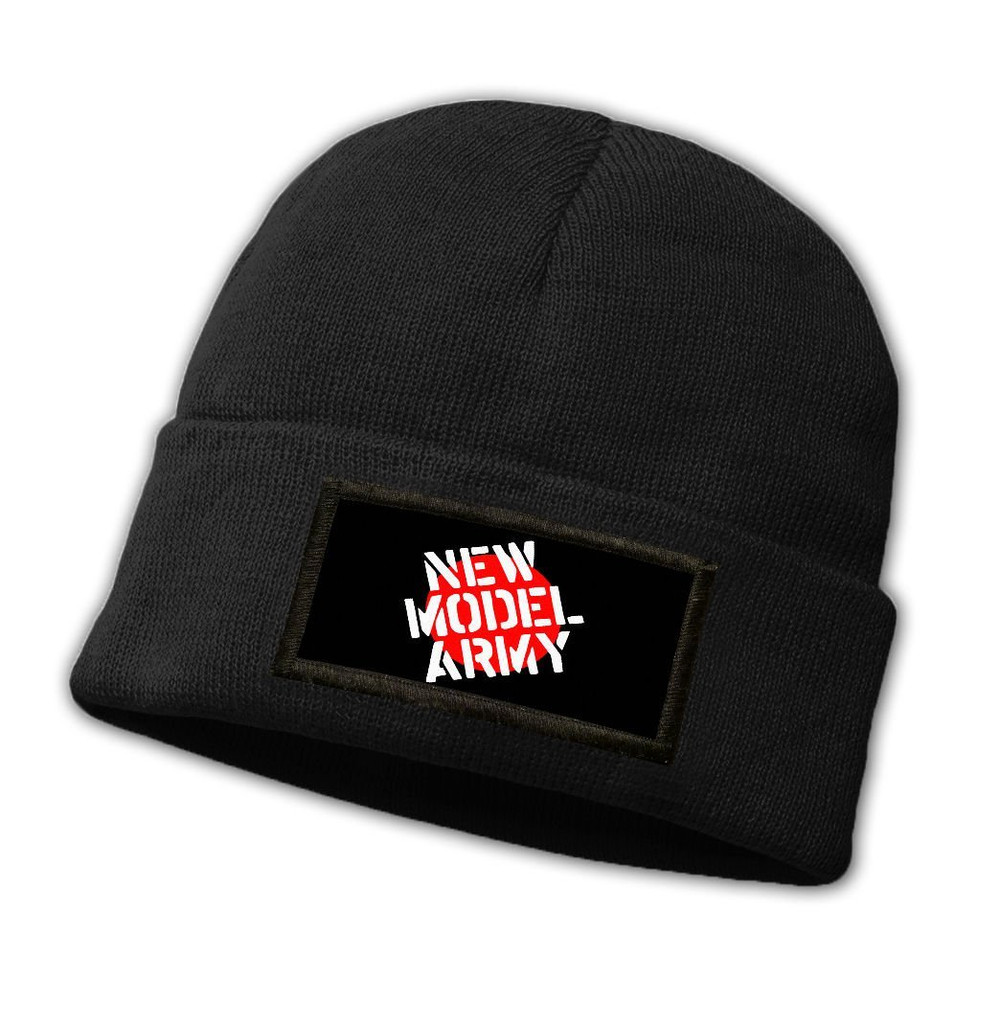 Czapka zimowa z naszywką NEW MODEL ARMY