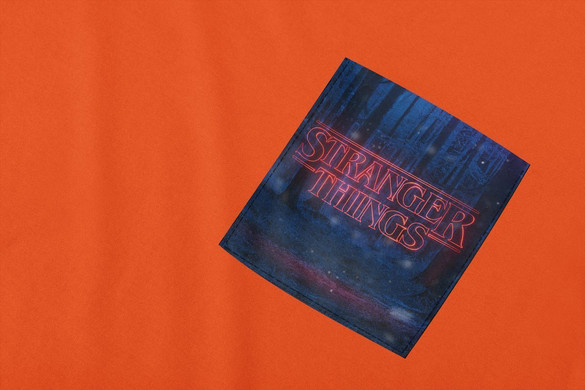 Koszulka z kieszonką STRANGER THINGS 03