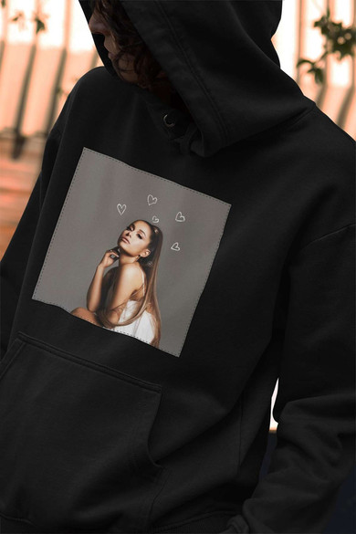 Bluza z naszywką ARIANA GRANDE 02