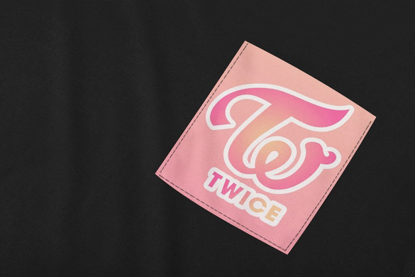 Koszulka z kieszonką TWICE