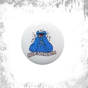 Przypinka NOM NOM NOM