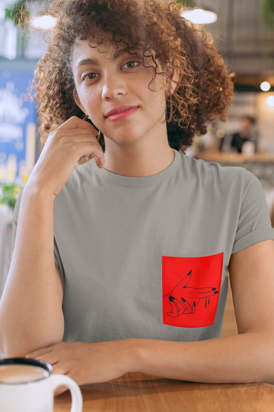 Koszulka z kieszonką PISTOLET FINGER GUN