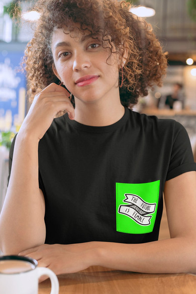 Koszulka z kieszonką THE FUTURE IS