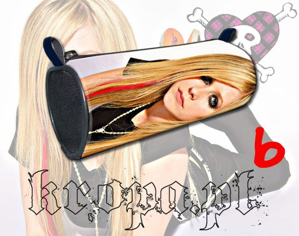  Piórnik szkolny  AVRIL LAVIGNE