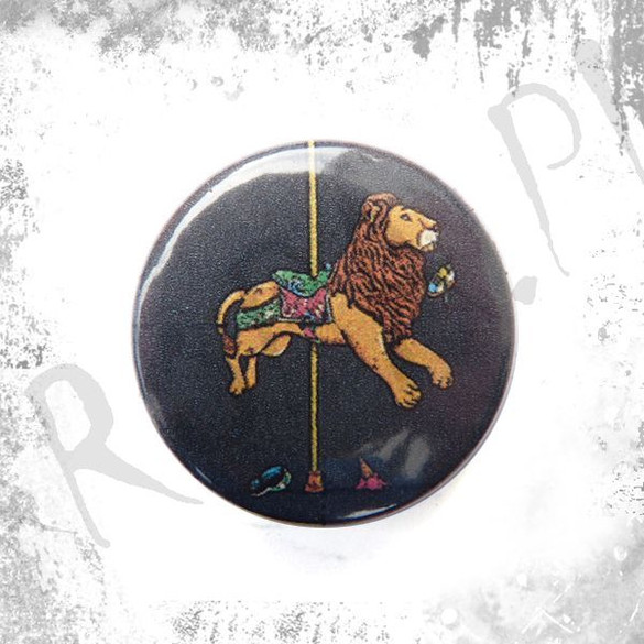 Przypinka LEW Z WESOŁEGO MIASTECZKA