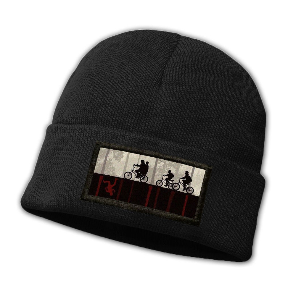 Czapka zimowa z naszywką STRANGER THINGS