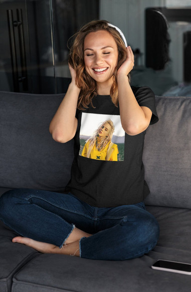 Bluzka damska z naszywką Billie Eilish 07