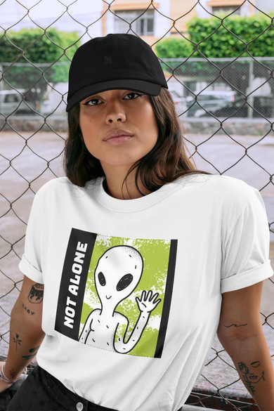 Koszulka z naszywką Not alone