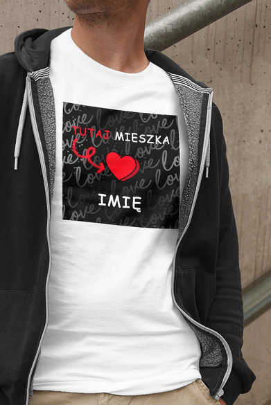 Koszulka z naszywką na Walentynki TWÓJ NAPIS
