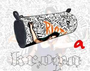 Piórnik szkolny PARAMORE