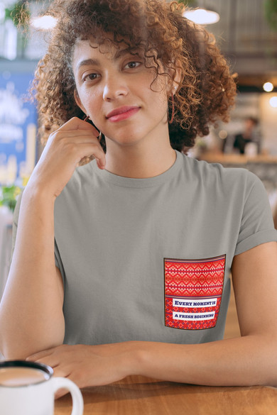 Koszulka z kieszonką EVERY MOMENT...