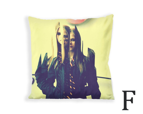 Poduszka AVRIL LAVIGNE