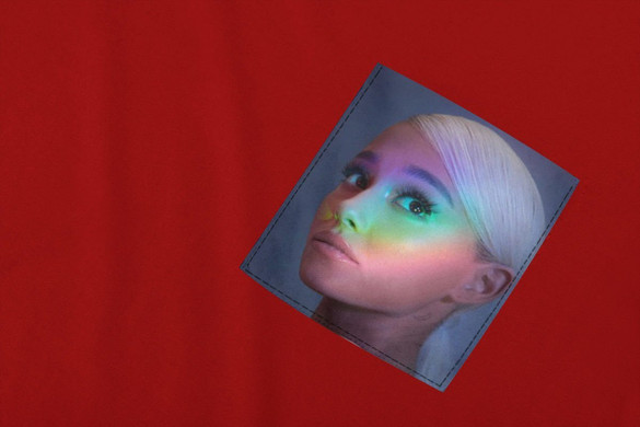 Koszulka z kieszonką ARIANA GRANDE 