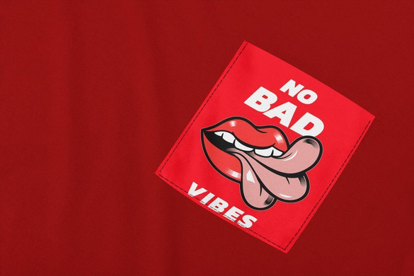 Koszulka z kieszonką NO BAD VIBES