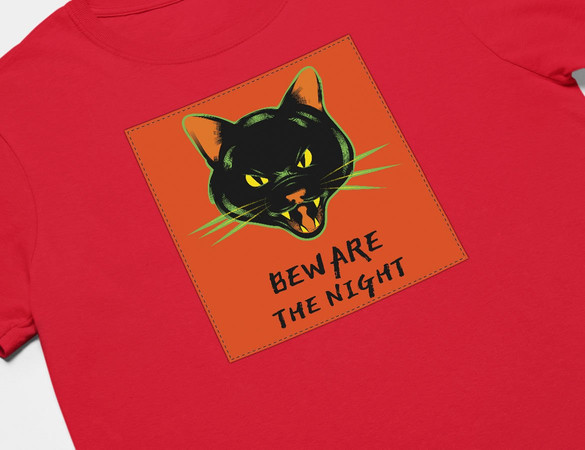 Koszulka z naszywką Beware the night