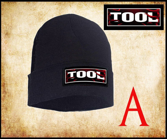 Czapka zimowa z naszywką TOOL