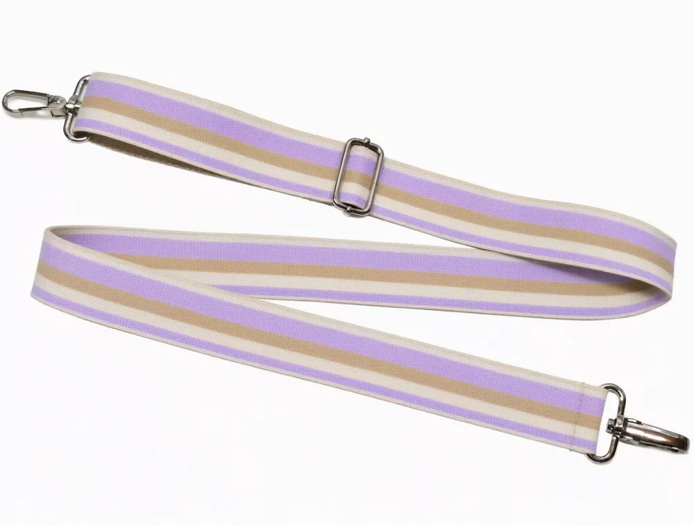 Pasek do torby w paski jasnofioletowy z beżowymi brzegami 38 mm z regulacją długości 76–134 cm i dwoma karabińczykami