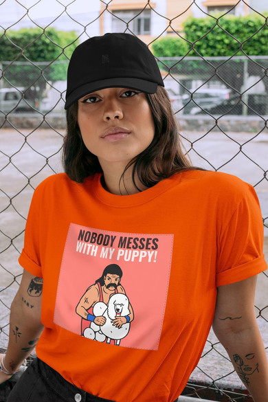 Koszulka z naszywką Nobody messes …