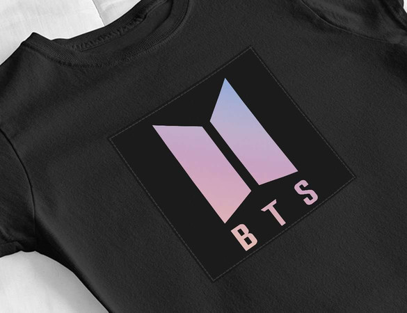 Bluzka damska z naszywką BTS LOGO