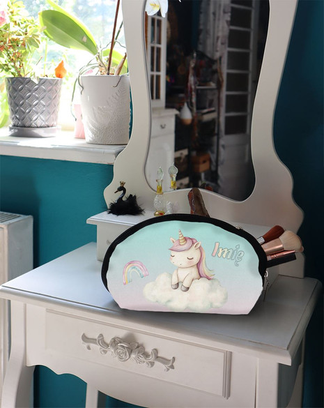 Kosmetyczka Jednorożec na chmurce – personalizowana, pastelowa