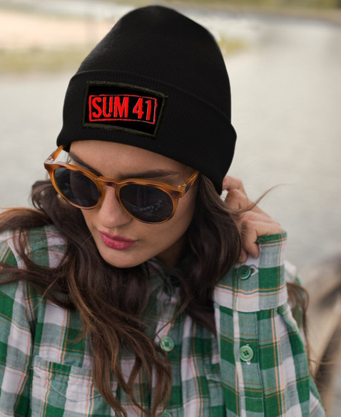 Czapka zimowa z naszywką SUM 41