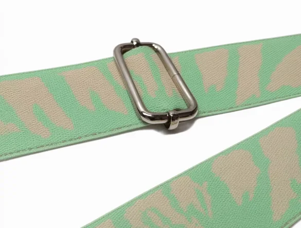 Pasek do torby z abstrakcyjnym wzorem beżowo-szałwiowy 38 mm