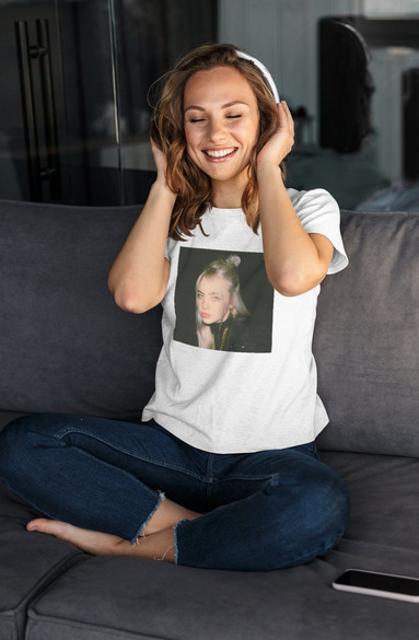 Bluzka damska z naszywką Billie Eilish 08