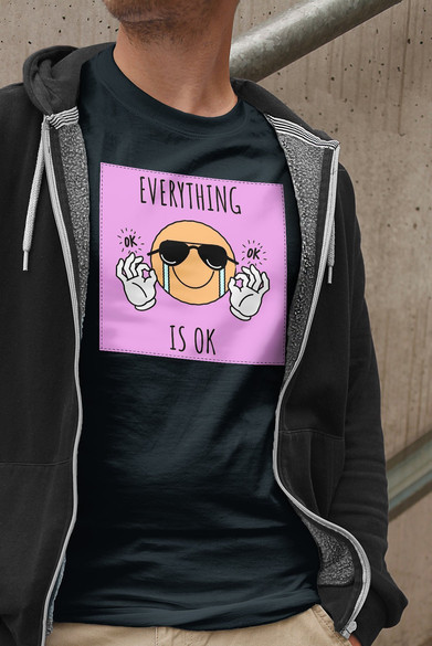 Koszulka z naszywką Everything is OK