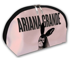 Kosmetyczka Ariana Grande