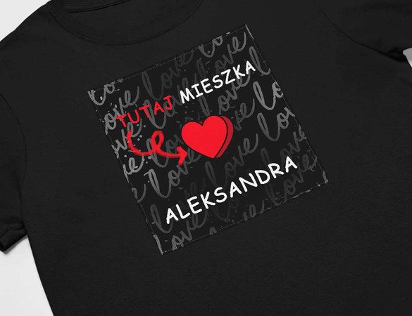 Koszulka z naszywką na Walentynki TWÓJ NAPIS