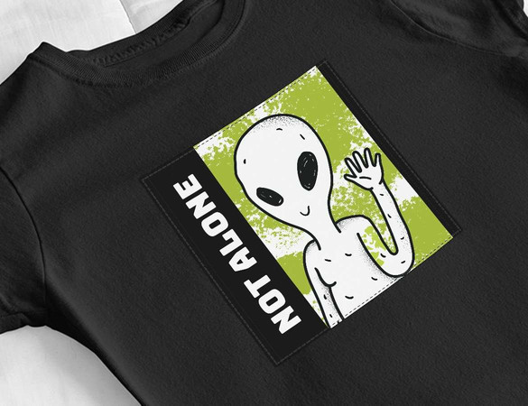 Bluzka damska z naszywką Not alone