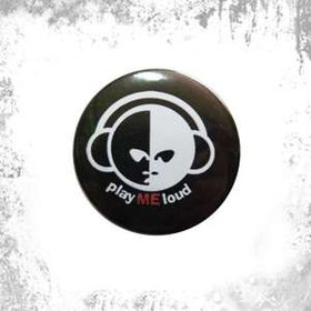 Przypinka PLAY ME LOUD