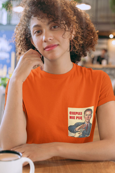 Koszulka z kieszonką CIEPŁEJ NIE PIJĘ