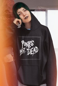 Bluza z naszywką Punks Not Dead 02
