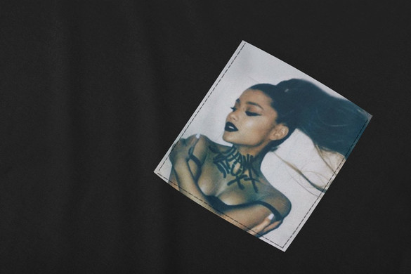 Koszulka z kieszonką ARIANA GRANDE