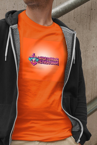 Koszulka z naszywką Uwaga czaruje nie..