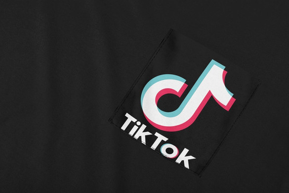 Koszulka z kieszonką TikTok
