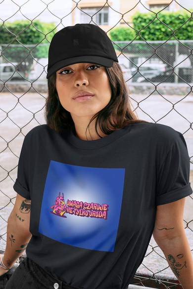 Koszulka z naszywką Uwaga czaruje...