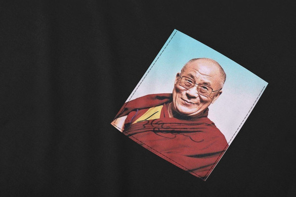 Koszulka z kieszonką DALAJLAMA