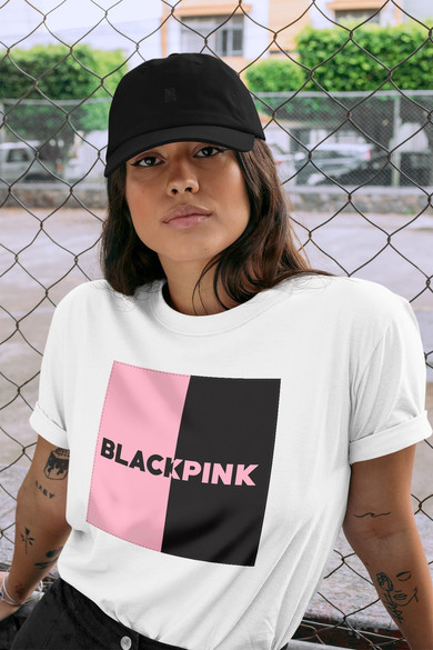 Koszulka z naszywką BLACKPINK logo