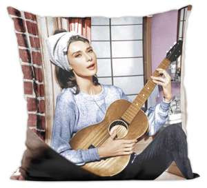 Poduszka Audrey Hepburn 01