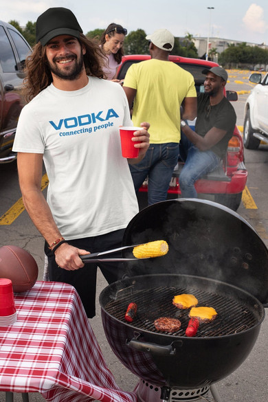 Koszulka VODKA connecting people + Twój napis