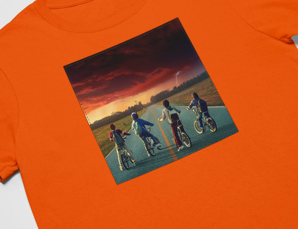 Koszulka z naszywką Stranger Things squad 3