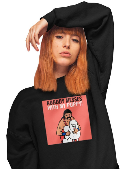 Bluza z naszywką Nobody messes …