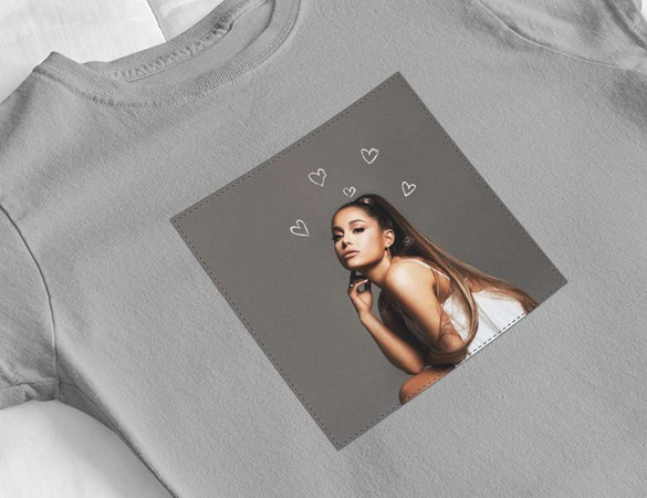 Bluzka damska z naszywką ARIANA GRANDE 02