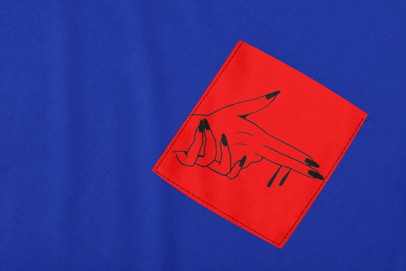 Koszulka z kieszonką PISTOLET FINGER GUN