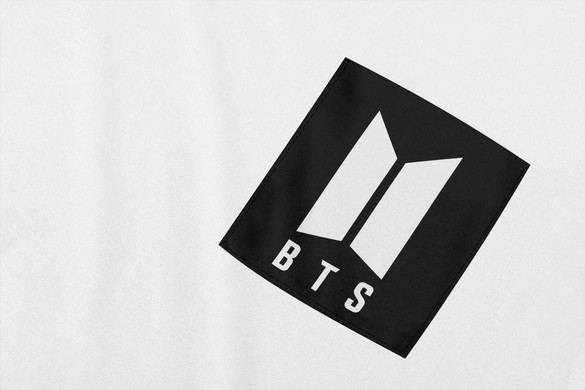 Koszulka z kieszonką BTS LOGO BIAŁE
