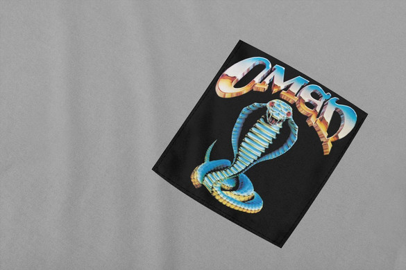 Koszulka z kieszonką Omen