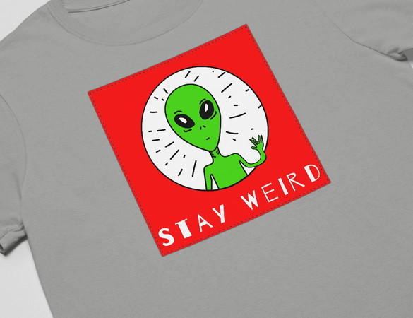 Koszulka z naszywką Stay weird