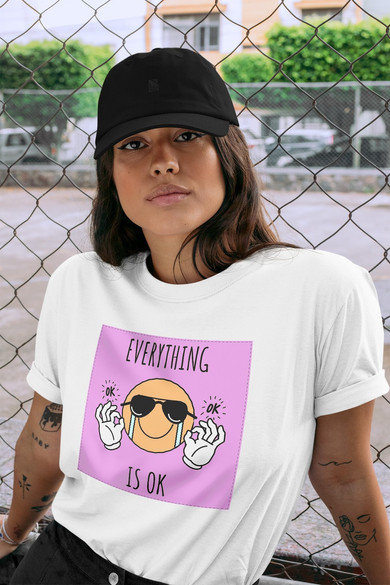 Koszulka z naszywką Everything is OK